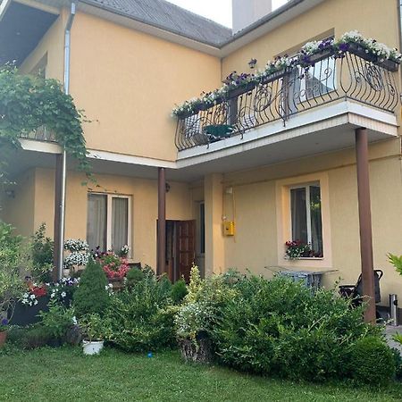 Celebrity Villa Камианец-Подилский Екстериор снимка