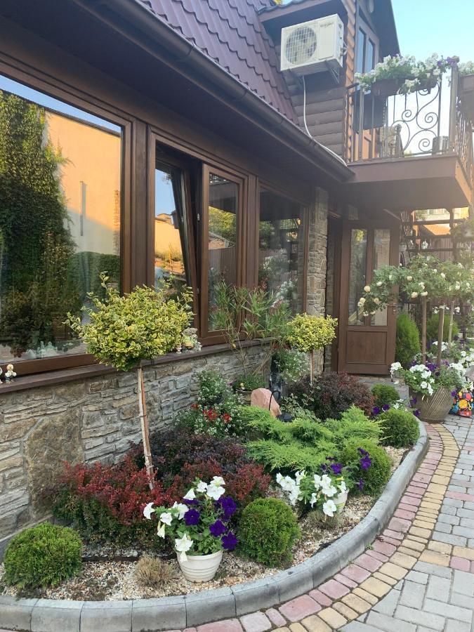 Celebrity Villa Камианец-Подилский Екстериор снимка