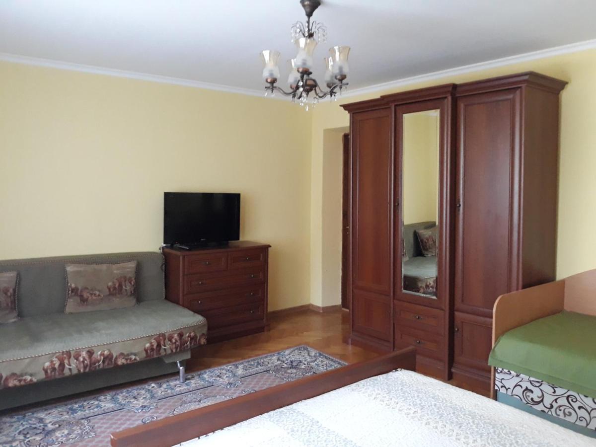 Celebrity Villa Камианец-Подилский Екстериор снимка