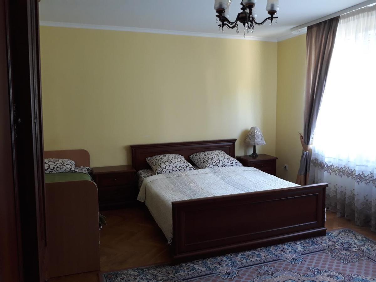 Celebrity Villa Камианец-Подилский Екстериор снимка
