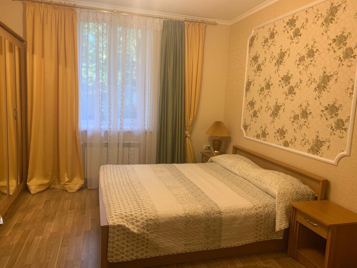 Celebrity Villa Камианец-Подилский Екстериор снимка