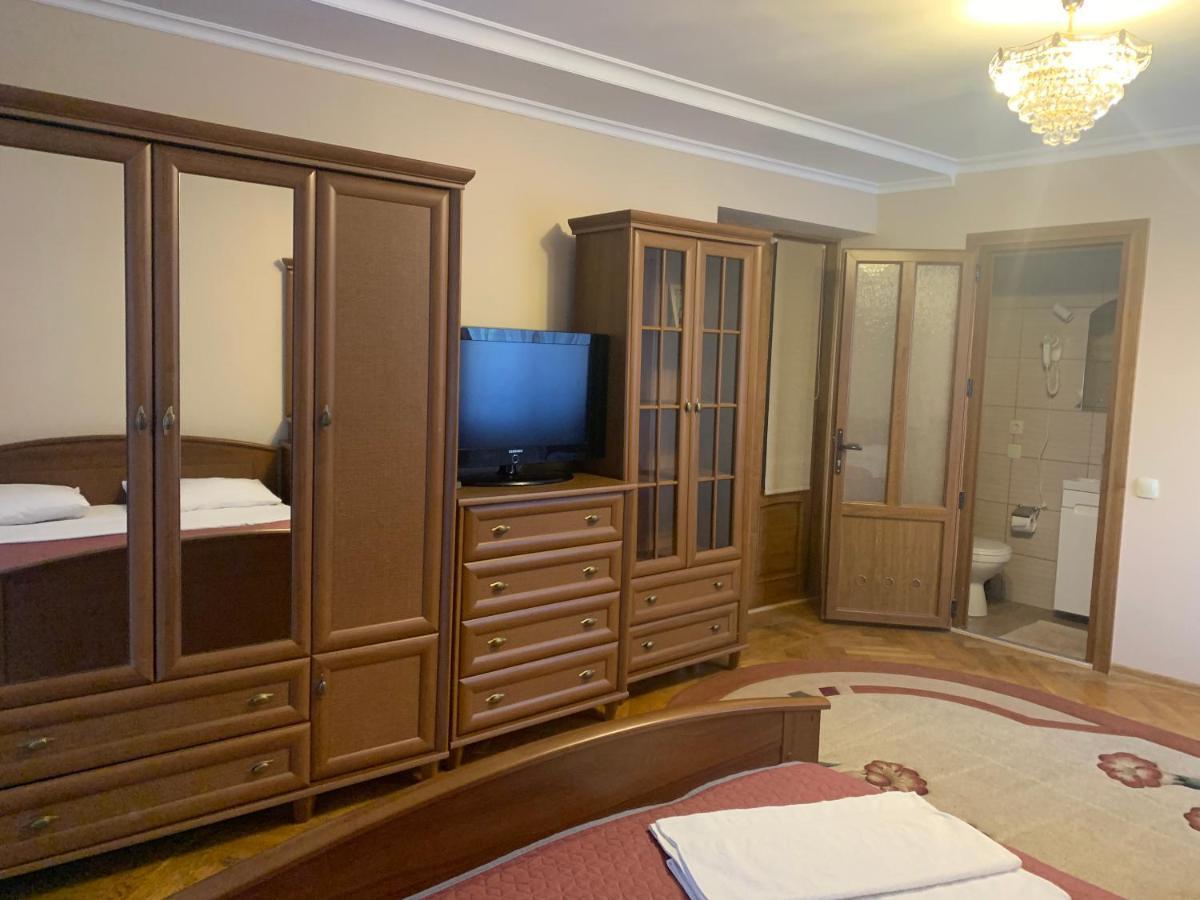 Celebrity Villa Камианец-Подилский Екстериор снимка