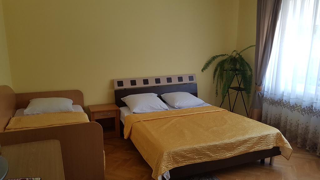 Celebrity Villa Камианец-Подилский Екстериор снимка